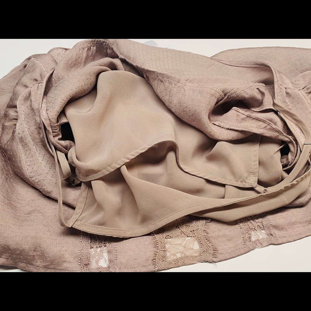 LOFT Layering Blouse - Picture 5 of 5